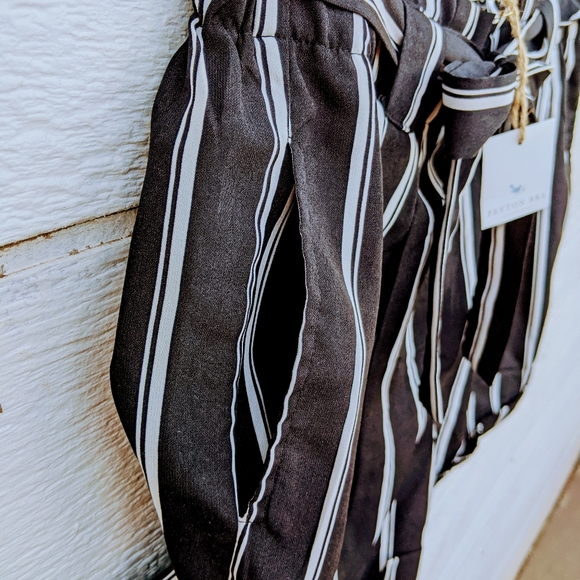 NWT Peyton Bre Sash Shorts- Striped with pockets - Picture 8 of 9